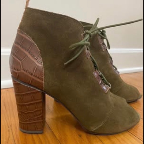 Seychelles Heels - Picture 3 of 4